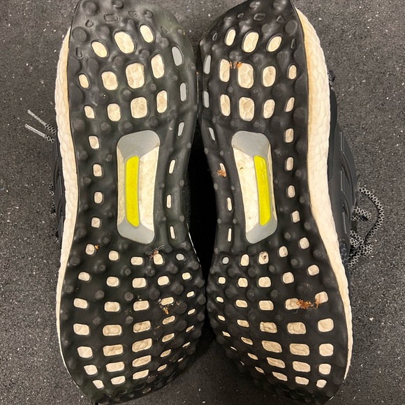 Adidas Ultraboost 2.0 Black Sz. 9 (With Reflective Laces) - Picture 5 of 6